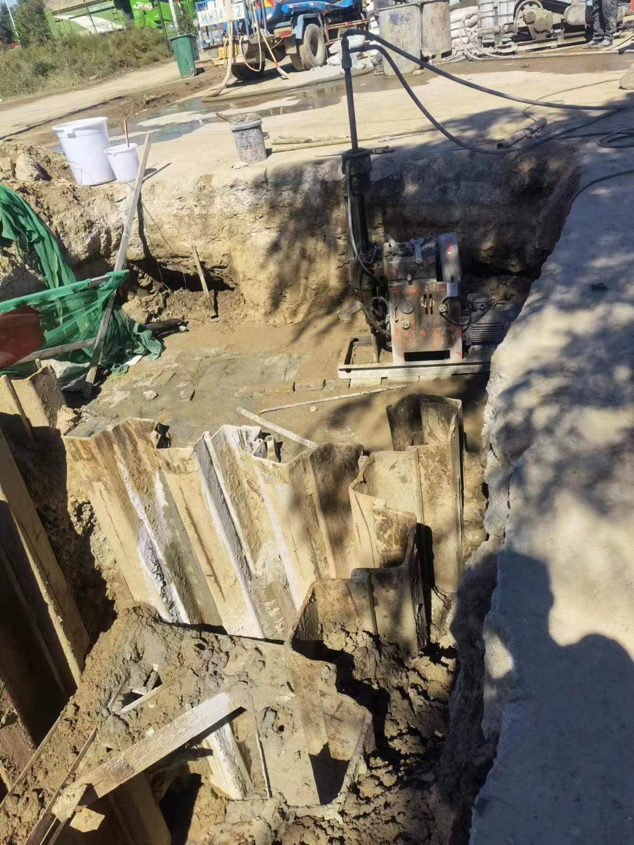 沙坡头基坑隧道止水帷幕桩底钻孔高压注浆